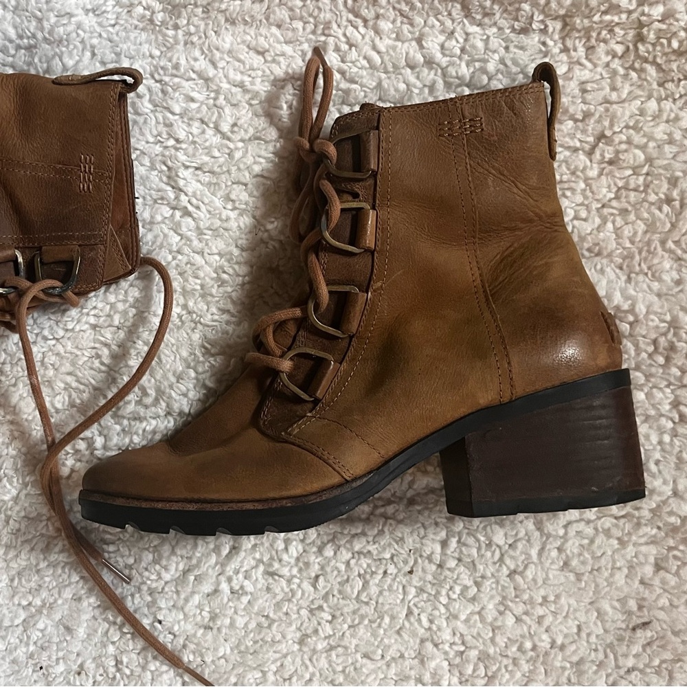 Sorel Cate Lace Up Boots Booties Chunky Heel Brown Tan Leather 9